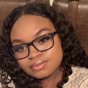 Meet your Posher, Briana